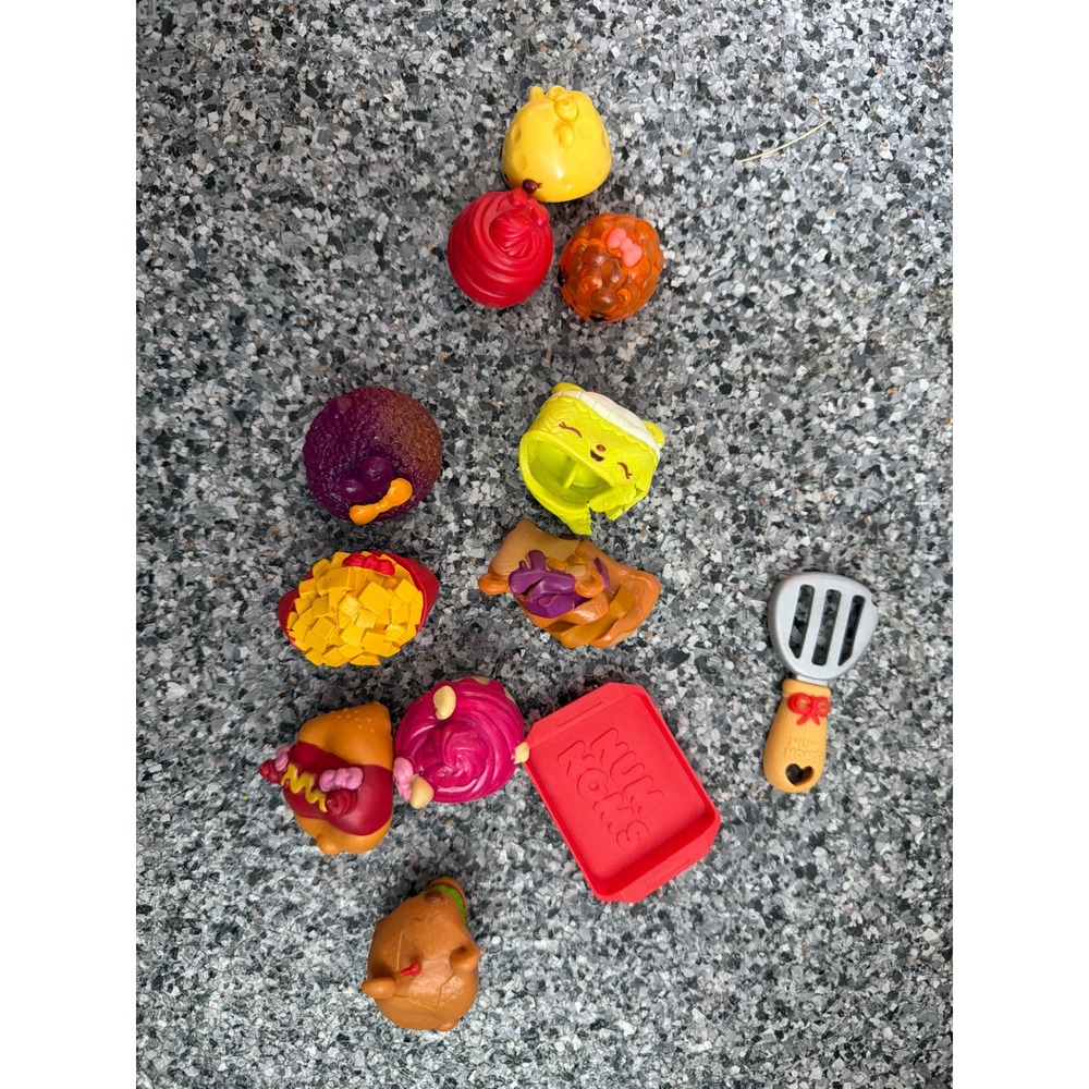 MGA Entertainment Num Noms Mixed Lot 11pc Food Figures Spatula Tray Scented